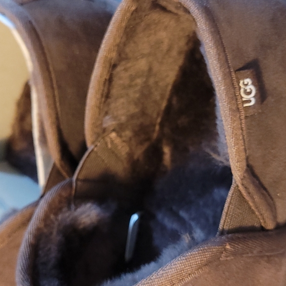 UGG LEISURE SLIP-ON - Picture 6 of 8